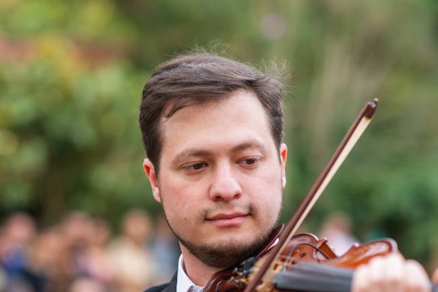 Violinista Isaac Cainã