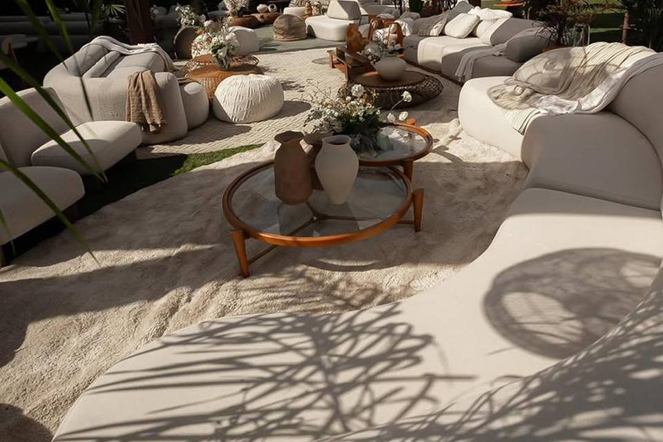Lindo lounges