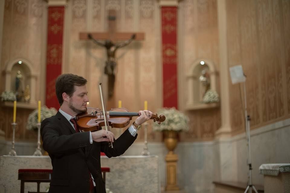 Violinista Isaac Cainã