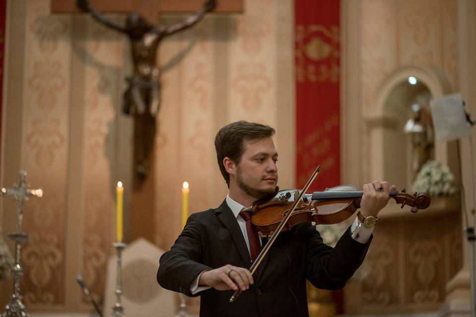 Violinista Isaac Cainã