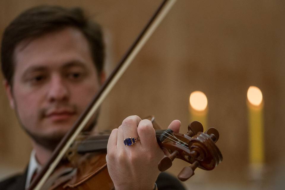 Violinista Isaac Cainã