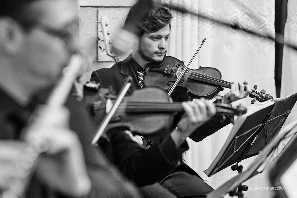 Violinista Isaac Cainã