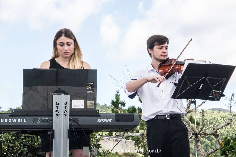 Violinista Isaac Cainã