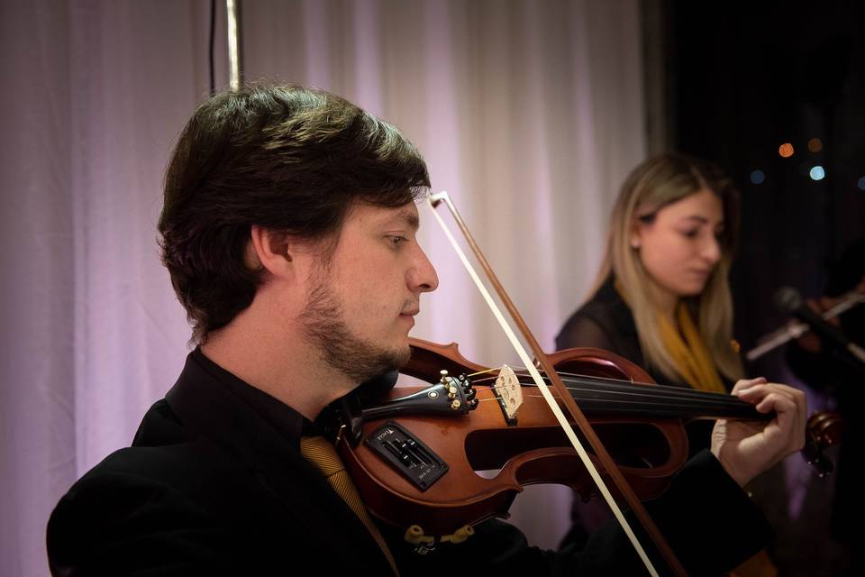 Violinista Isaac Cainã