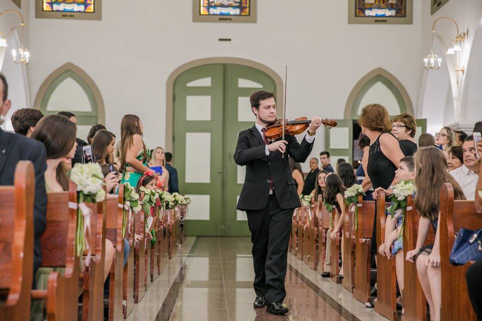 Violinista Isaac Cainã