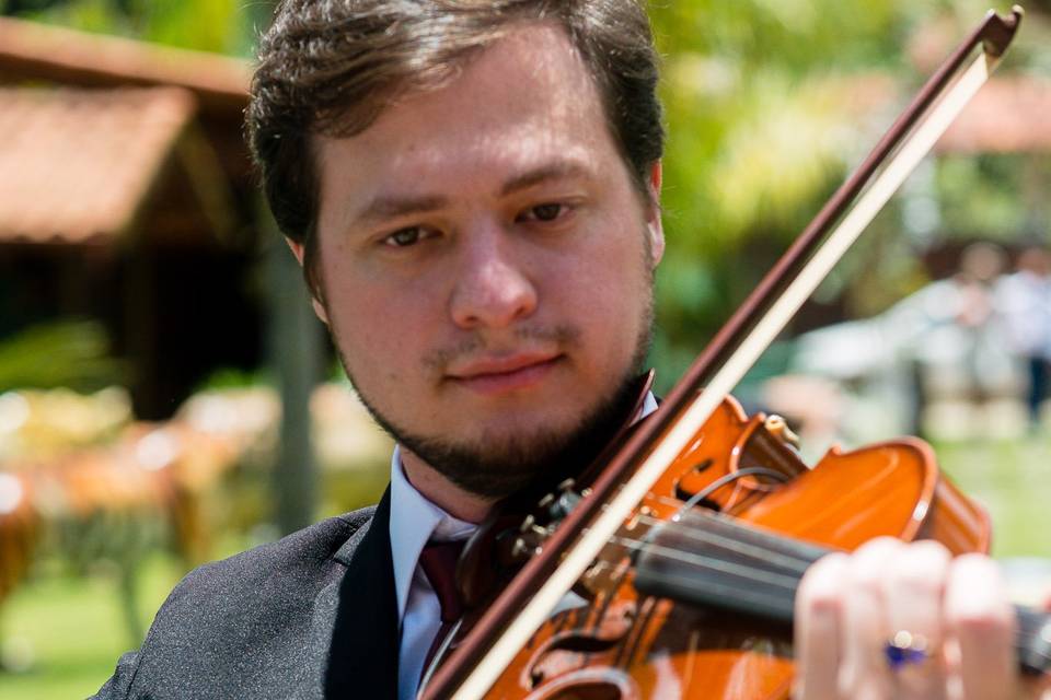 Violinista Isaac Cainã