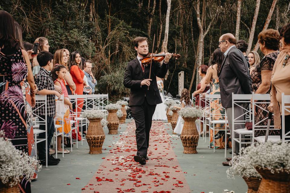 Violinista Isaac Cainã