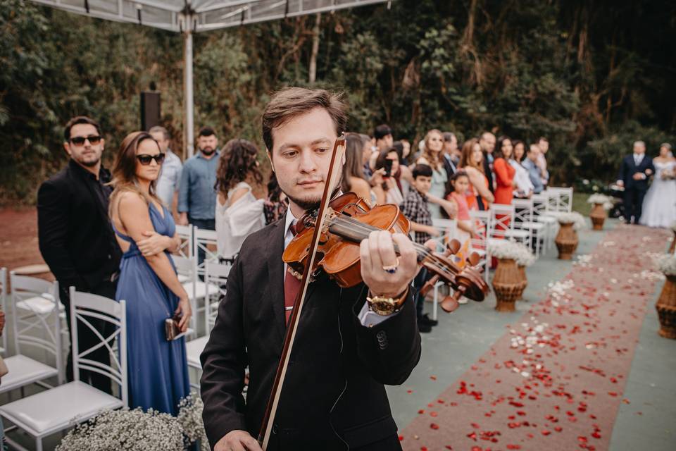 Violinista Isaac Cainã