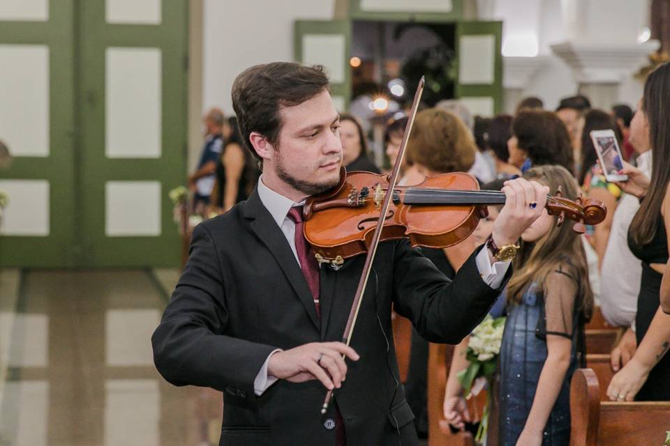 Violinista Isaac Cainã