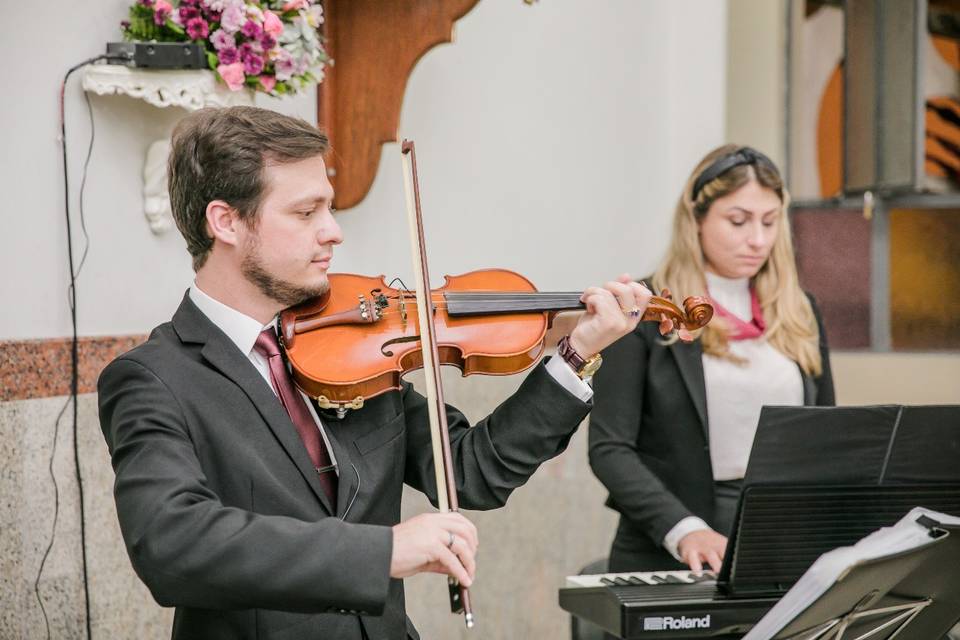 Violinista Isaac Cainã