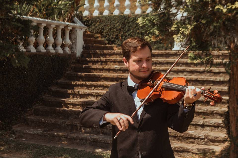 Violinista Isaac Cainã