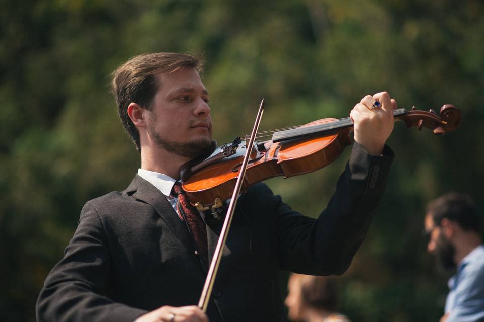 Violinista Isaac Cainã