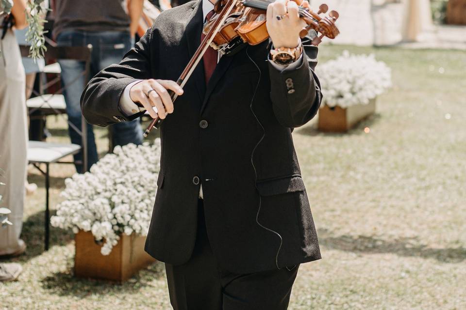 Violinista Isaac Cainã