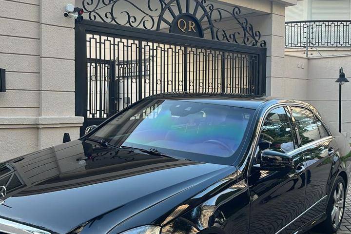 Mercedes E250 luxo e conforto.