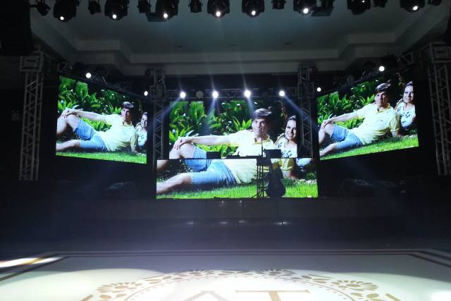 Cênario pista, palco e 3 leds