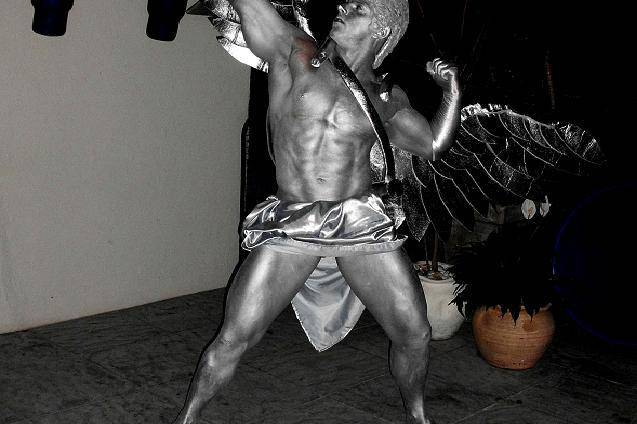 EstÁtua: cupido prateado