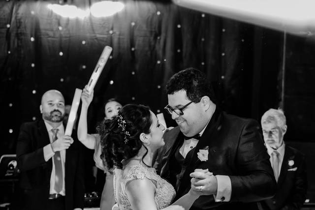 Os noivos se divertem