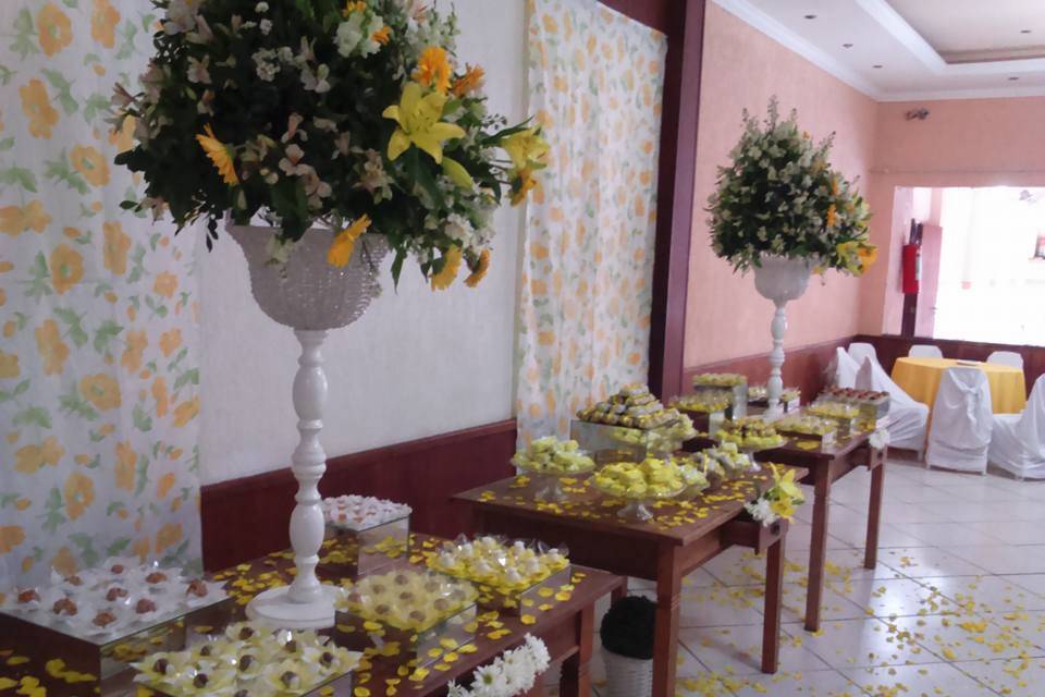 Mesa principal de docinhos