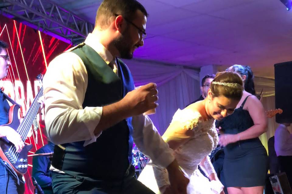Os noivos no palco