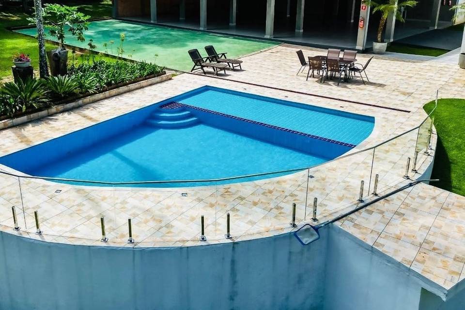 Piscina e area externa