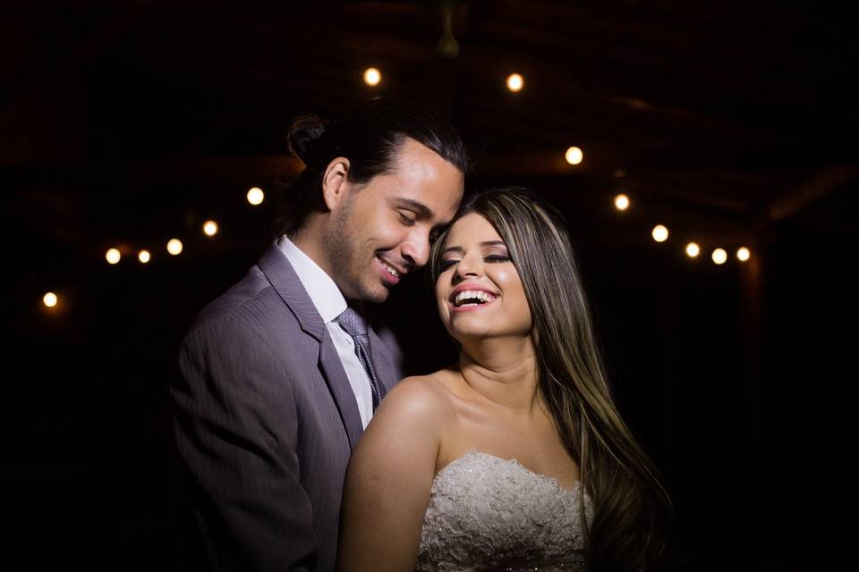 Meu riso é tão feliz contigo..