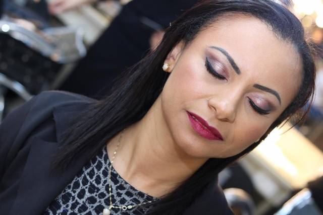 Isa Salis Makeup
