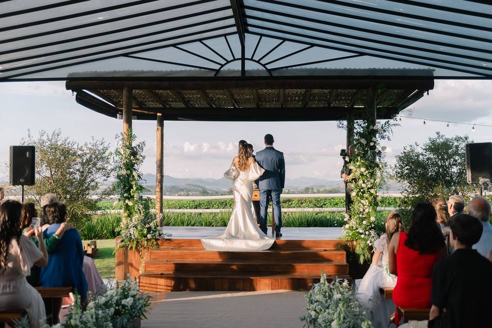 Altar elevado com vista.