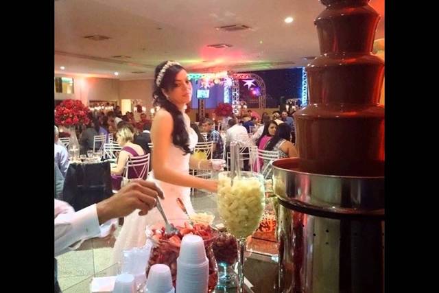 Mesa de Cascata de Chocolate