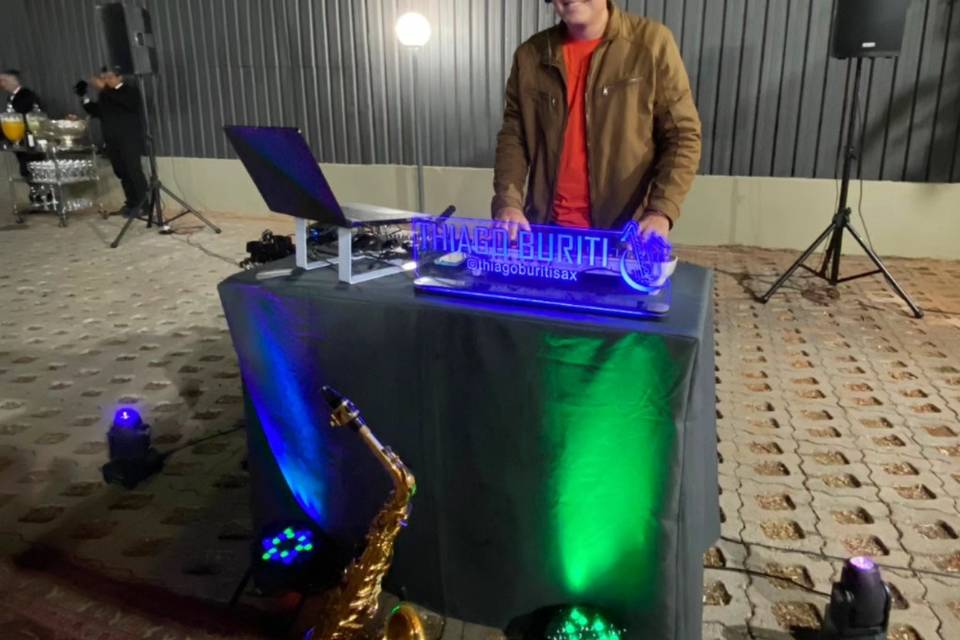 Thiago Buriti - DJ & Saxofonista