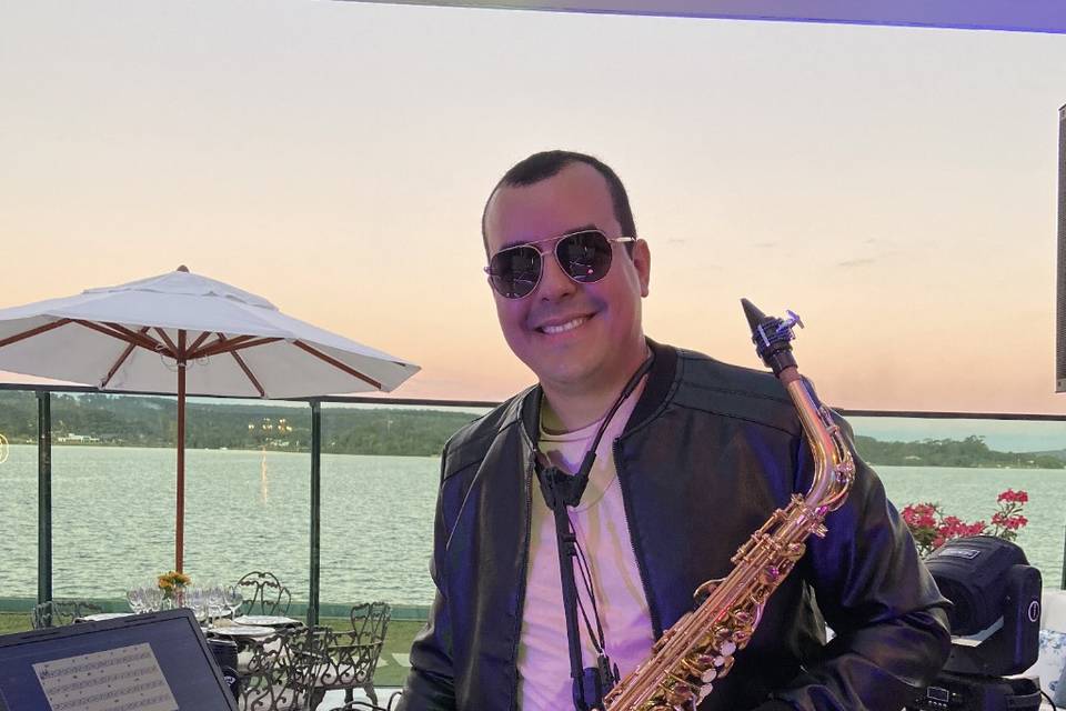 Thiago Buriti - DJ & Saxofonista