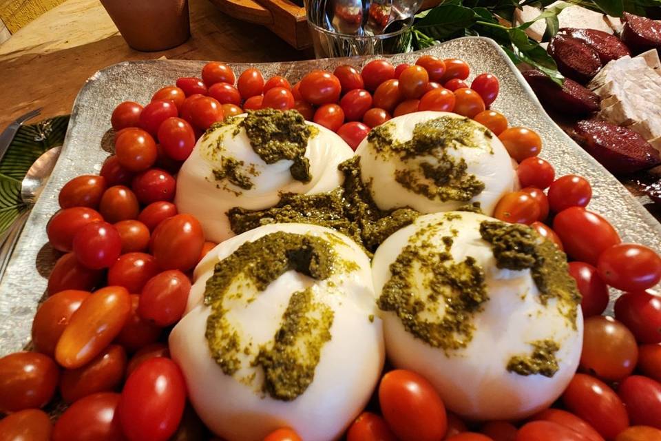 Burrata com molho pesto