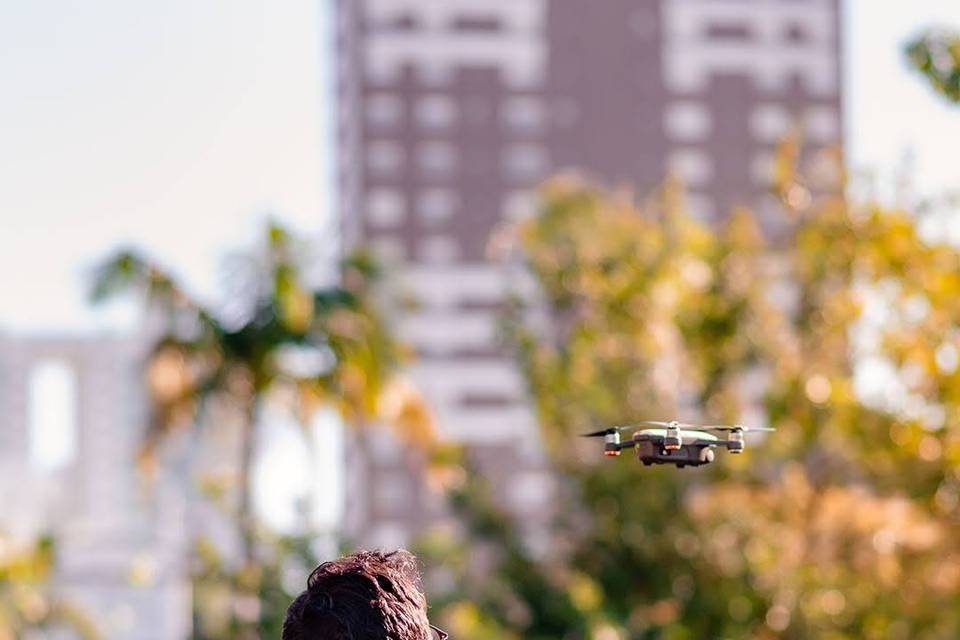 Serviço com Drone bastidores