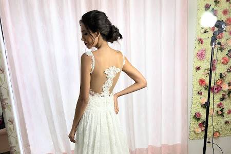 Vestido detalhe flutuante