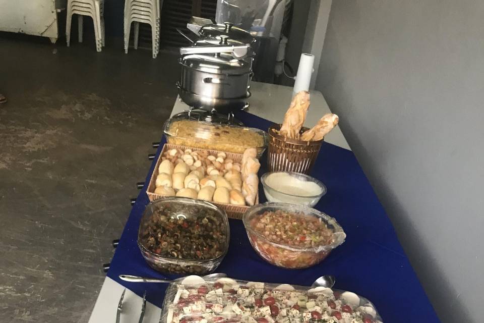 Mesa de pães e patês