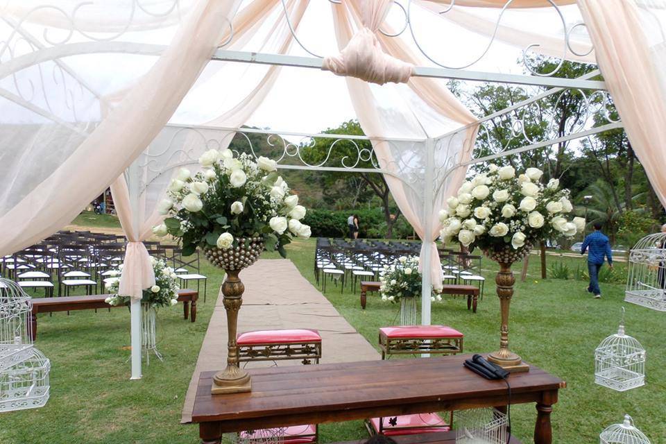 Casamento vista para cascata