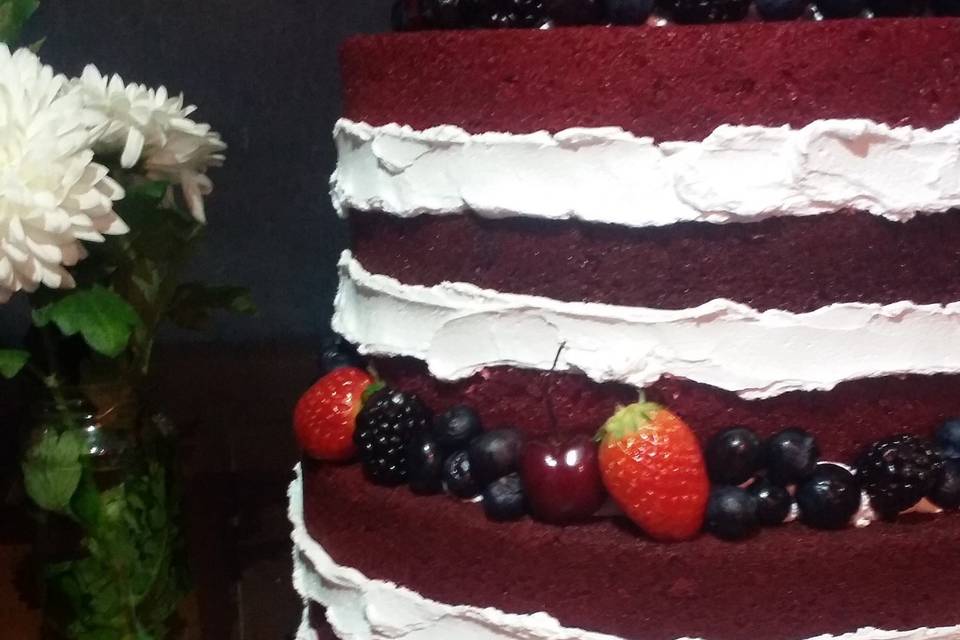 Naked cake com frutas