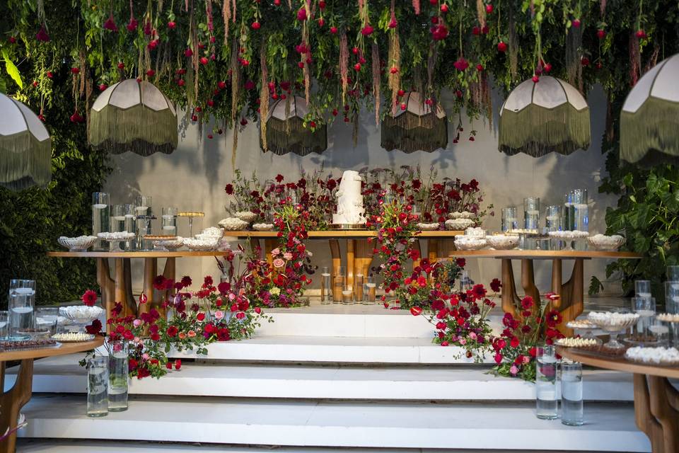 Mesa de bolo e doces