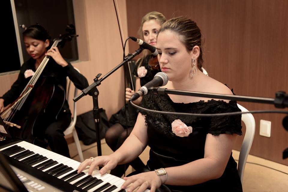 Hélida Rosa Coral e Orquestra