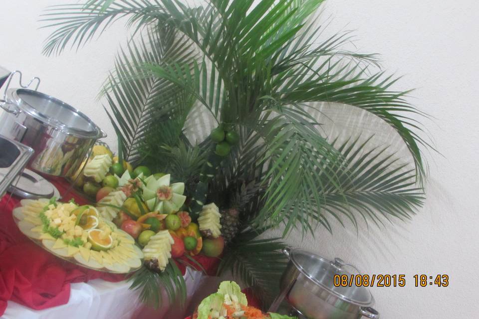 Frios e frutas
