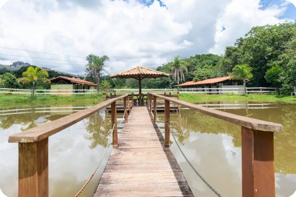 D'Gomez Lake House
