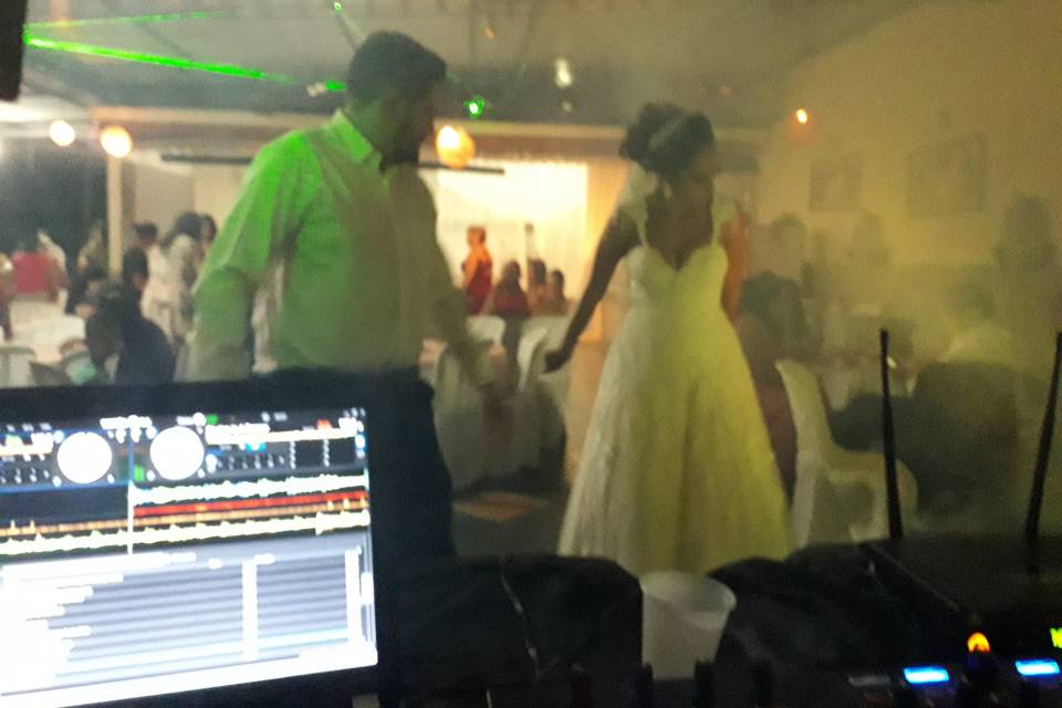 Balada com noivos
