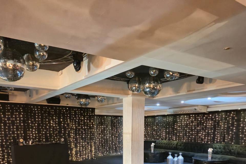 Pista e espaço lounge