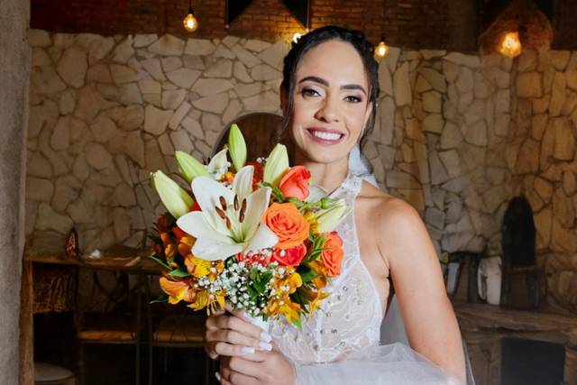Simone Mota Maquiagem e Penteado