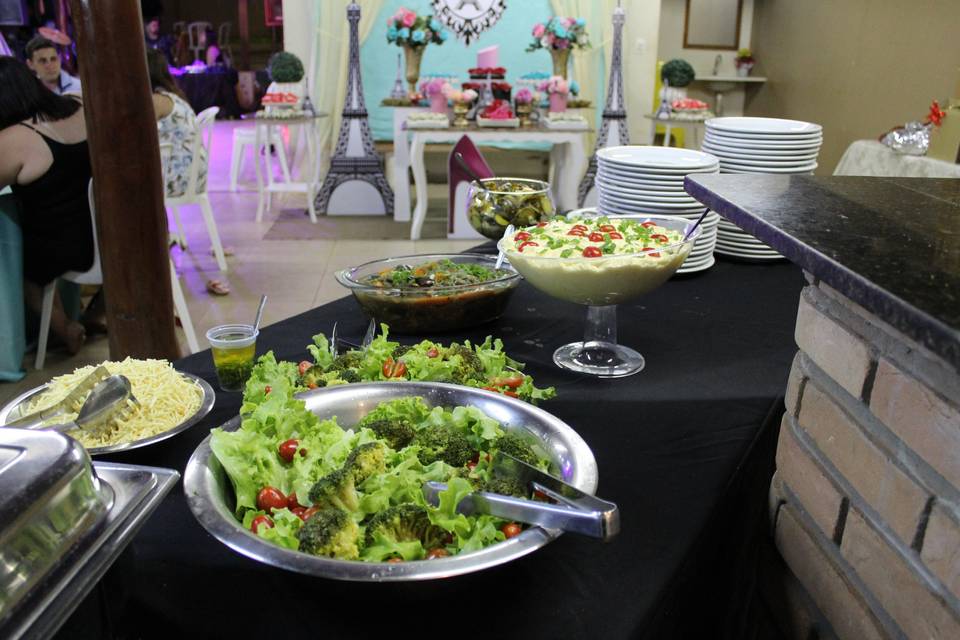 Mesa de Salada e Entradas