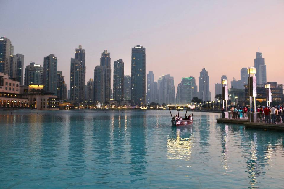 Um passeio de barco em Dubai