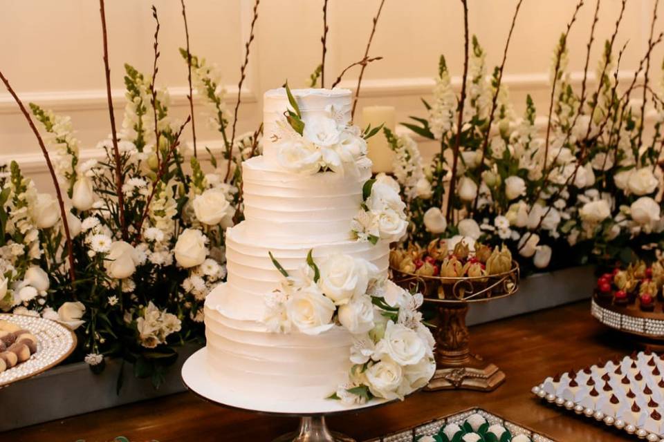 Réplica de bolo de casamento de 3 andares.