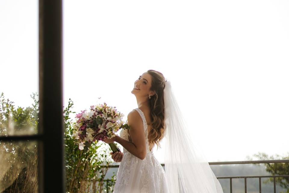 Vestido princesa com rendas florais