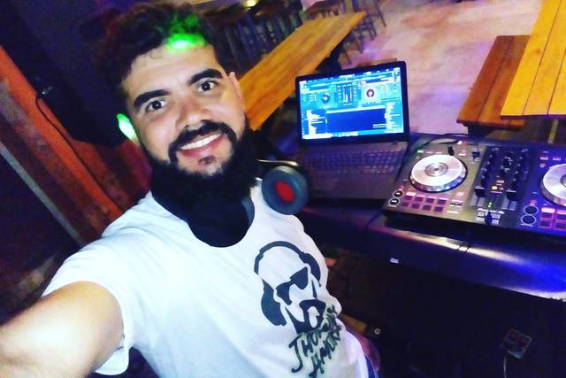 DJ Jhonny Amorim em festa priv