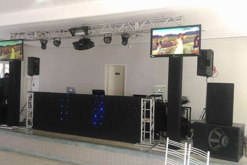 Trave c/ 02 tv's 43'