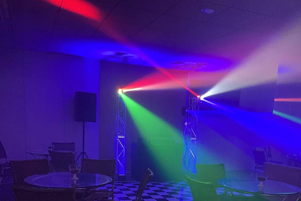 Dj, sonorização e iluminação